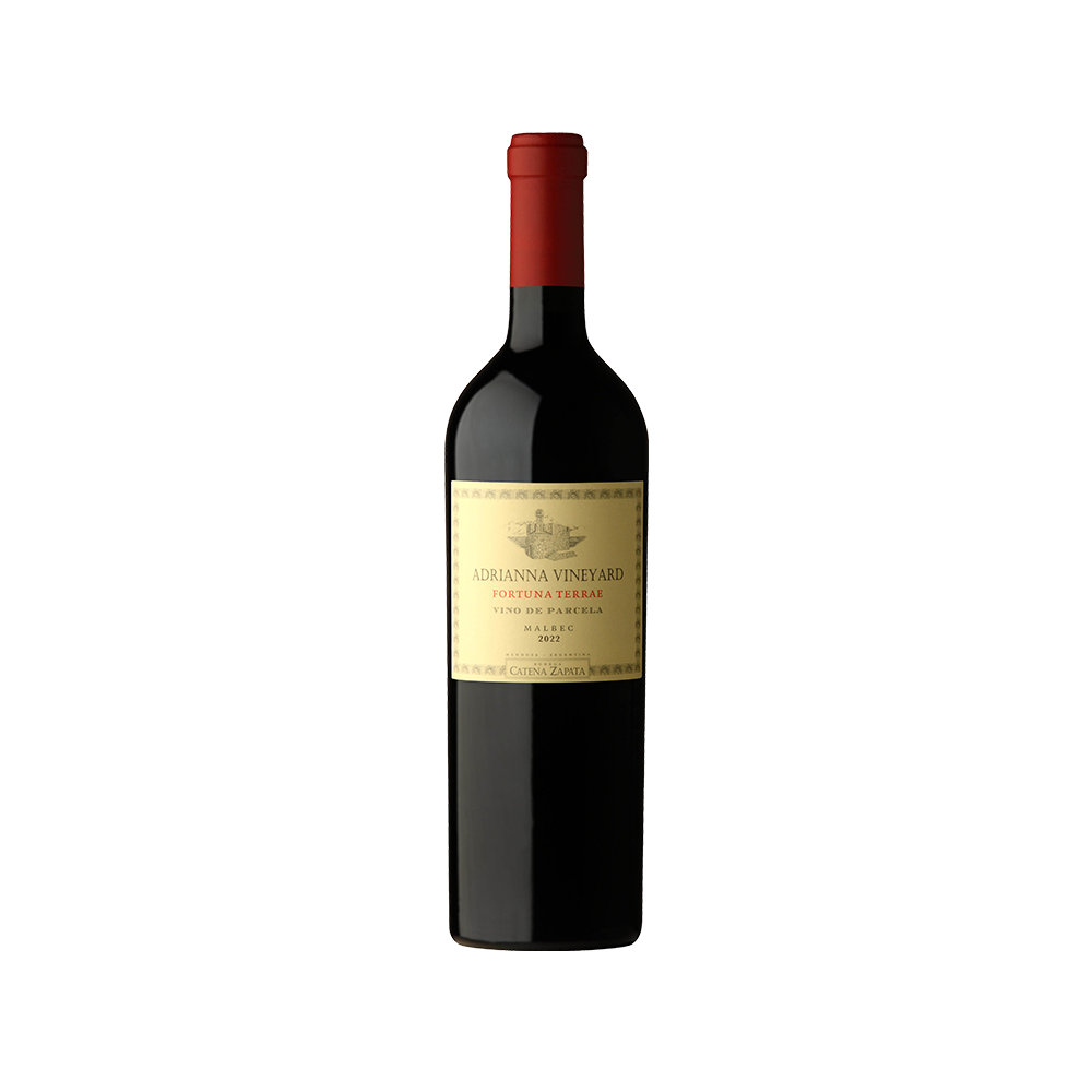 Botella de vino tinto Catena Zapata Adrianna Vineyard Fortuna Terrae Malbec cosecha 2022 con etiqueta clara y cápsula roja sobre fondo blanco.